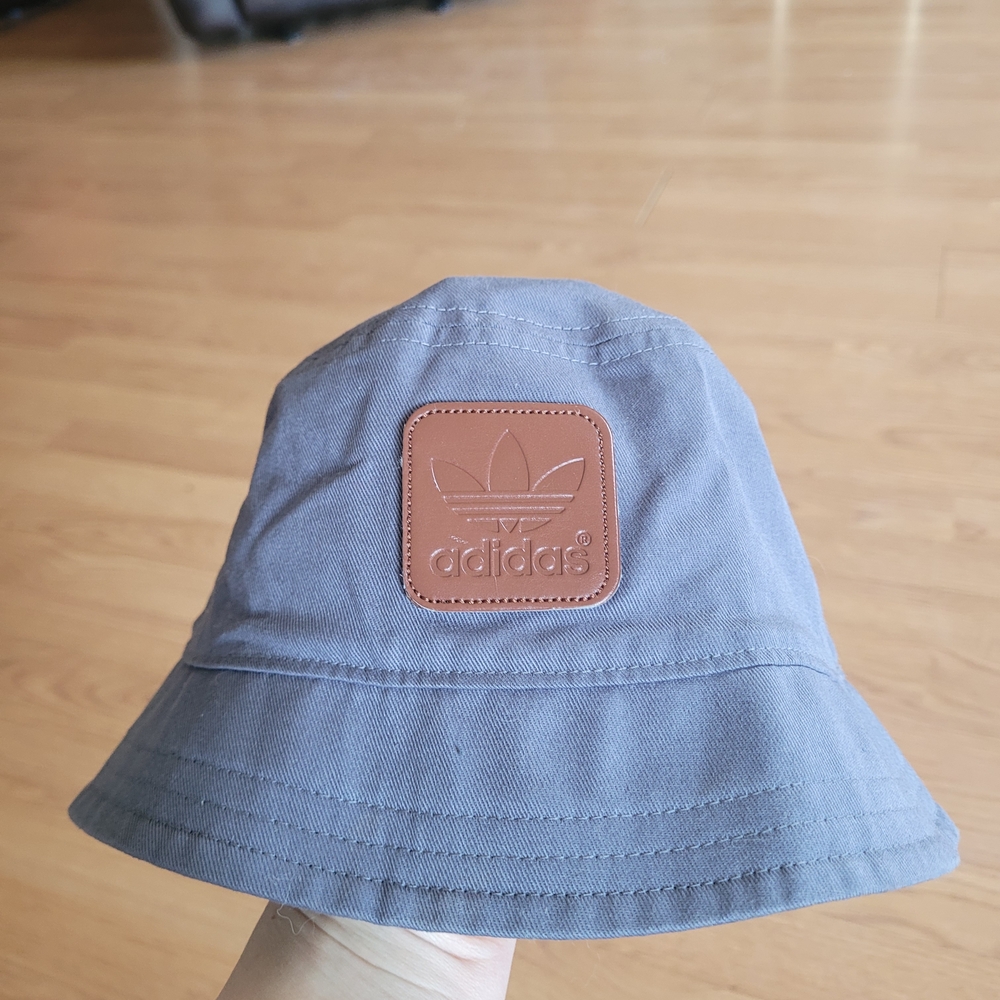 Adidas Mens Gray Bucket Hat Leather Patch Streetwear Athleisure Blokecore